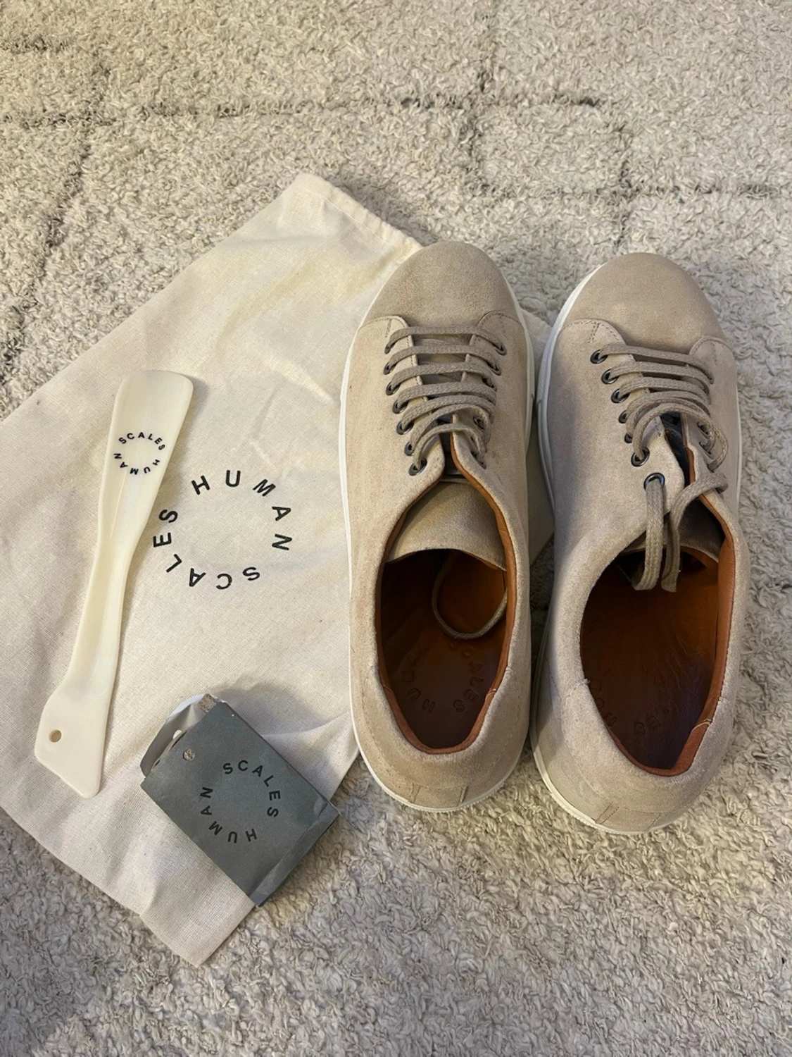 Beige mockasneakers från Human Scales