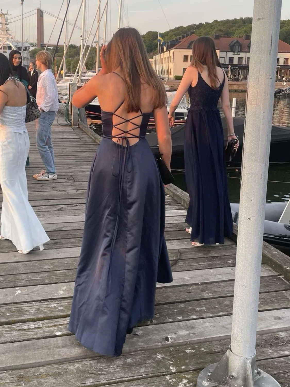 Marinblå långklänning med slits - 2