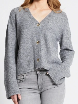 Grå kofta med knappar - Mysig grå kofta med v-ringning och knappar framtill. Passar XS & S