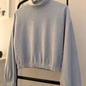 Mysig tröja  - Kommer tyvärr inte till användning.