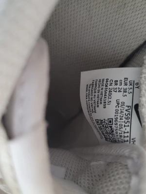 Nike air force one - Fina och sköna Nike air force one knappt använda. Stl 38.5