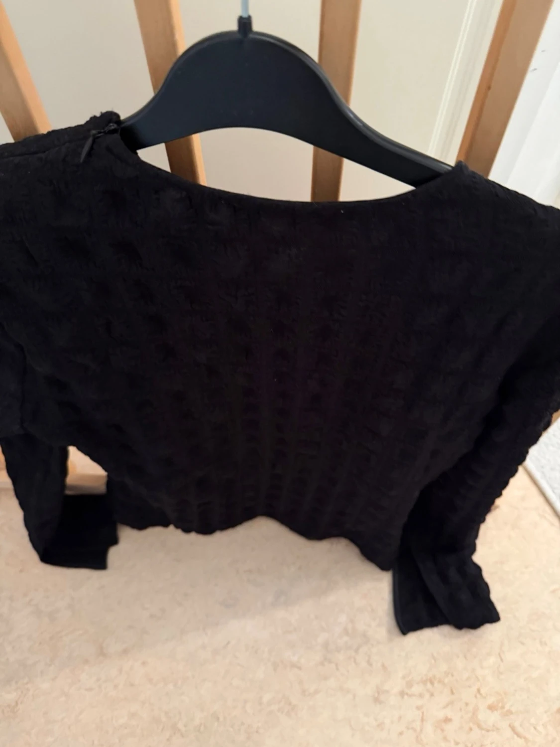 Svart blus från Gestuz, stl 42