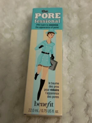 Benefit The POREfessional primer - Säljer en Benefit The POREfessional primer i en ljusblå och beige kartong med retrodesign. Produkten är en PRO balm som minimerar synliga porer och kommer i tub om 22 ml. Perfekt som bas under foundation för en jämn och slät hud.