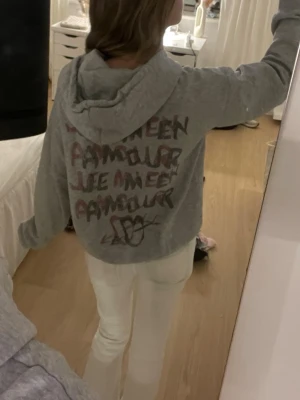 Superfin hoodie ifrån Gina - Superfin hoodie ifrån Gina med text på bak och framsidan
