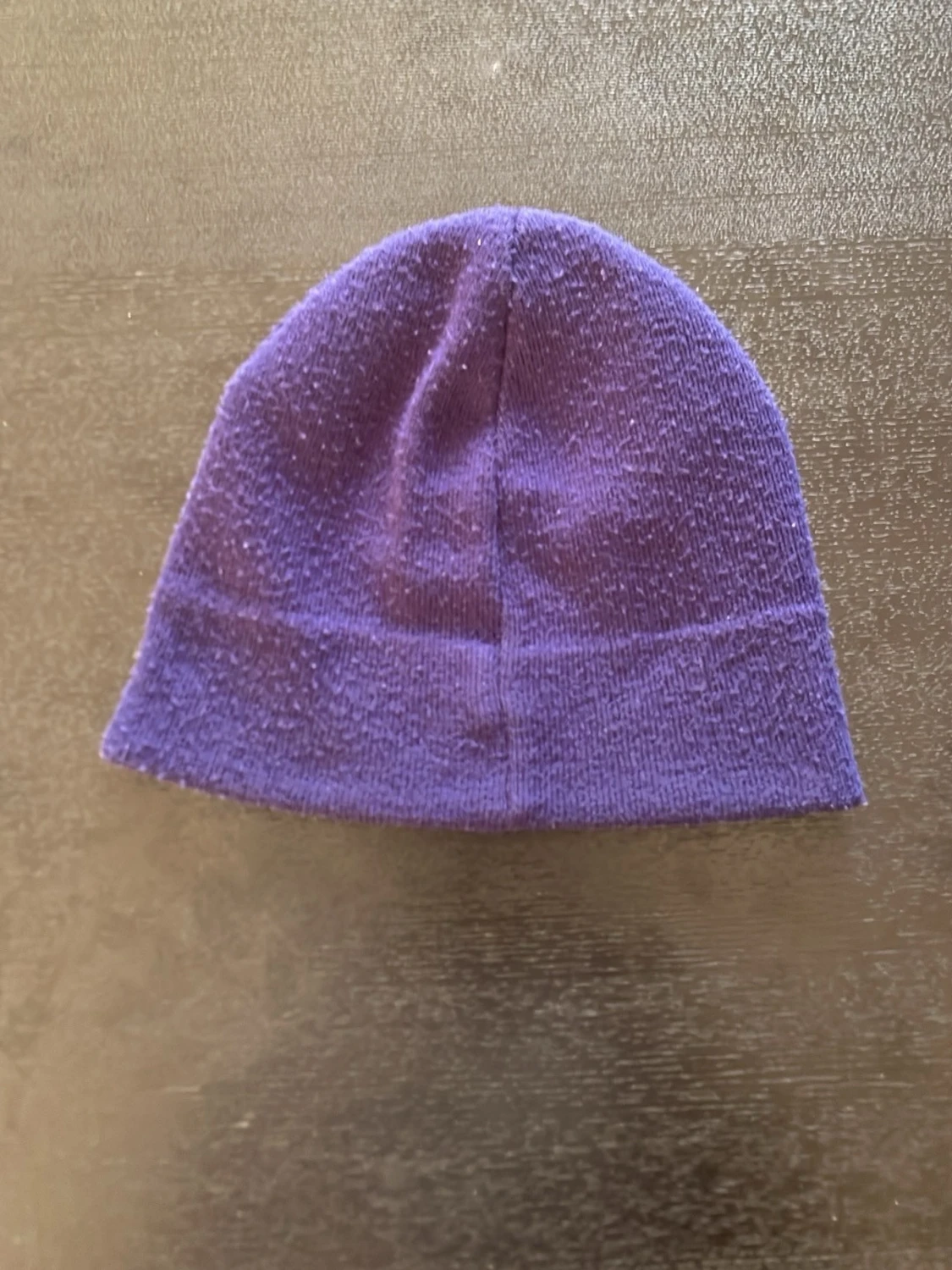 Lila mössa från Peak Performance - 1