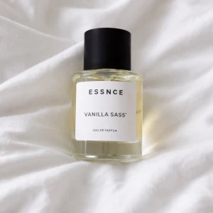 ESSNCE VANILLA SASS’” Parfym 50ml - LÄS HELA ANNONSEN! - Ska helst vara halva flaskan kvar, köpes för minst 80-99kr!