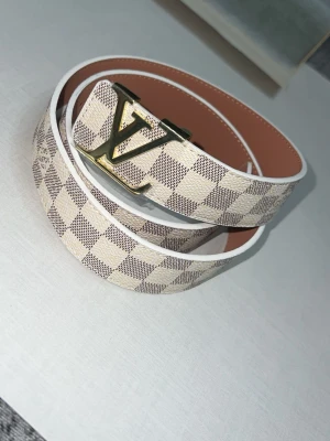 L bälte - Skit snyggt