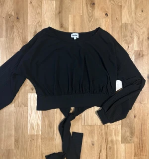 Svart ribbad tröja - Oanvänd i storlek S! 