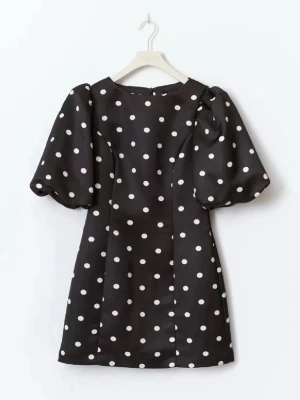 Klänning - Puff sleve mini dress från Ginatricot. Helt oanvänd då den ej passade!