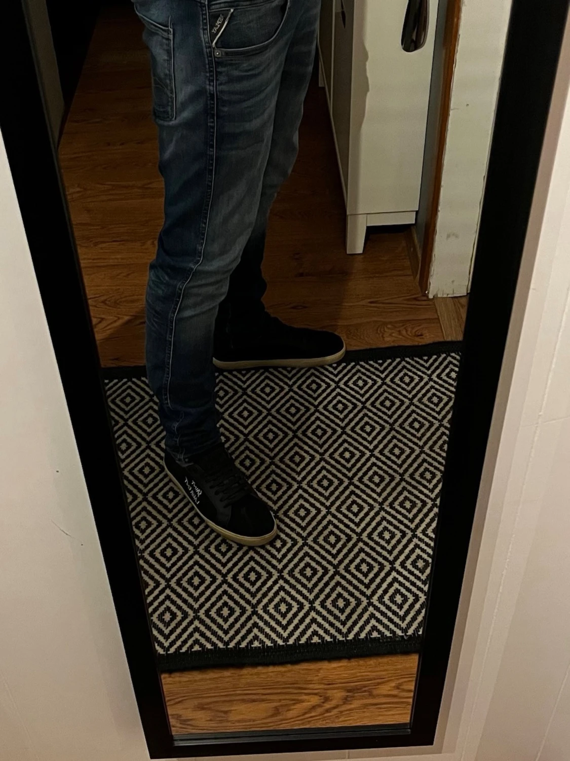 Blå slim fit jeans med tvättade detaljer - 1