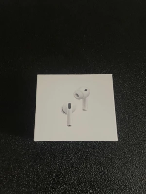 Apple AirPods Pro 3 helt ny oöppnad   - ✨ Helt nya Apple AirPods Pro 3 – aldrig öppnade och fortfarande i originalförpackning! 🎧 Få bästa ljudupplevelsen med aktiv brusreducering, Transparency-läge och alla smarta funktioner direkt från Apple✨ Perfekta för musik🔥podcasts eller film, och en grym uppgradering om du vill ha premiumkvalitet utan att betala fullt pris 💎. Snabb leverans och redo att skickas direkt! 📦