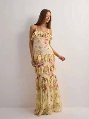 Flounce Allover Dress  - Superfin blommig långklänning med volanger. Passar perfekt till sommaren och som balklänning💗Den är aldrig andvänd och har prislappen kvar🥰