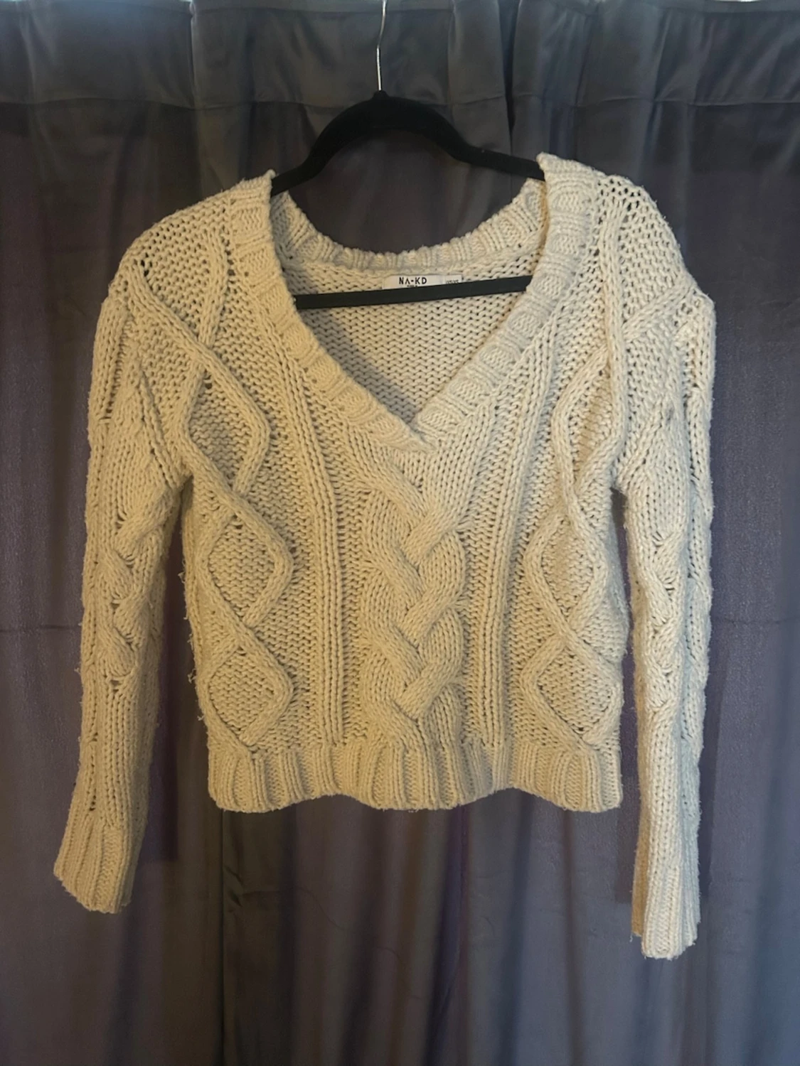 Beige kabelstickad tröja från NA-KD - 1