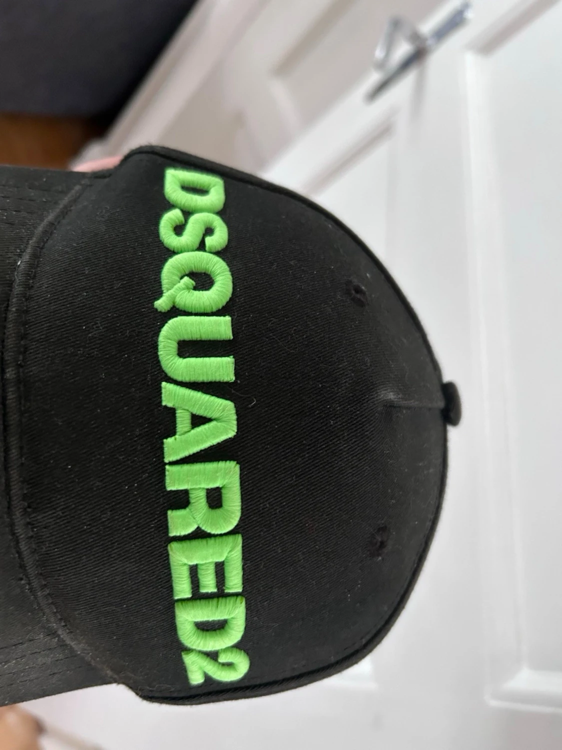 Svart Dsquared2 keps med neontext - 3