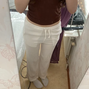 Linnebyxor - Linnebyxor från H&m som aldrig kommit till användning då jag har ett till par. Är 163 och dem är lite för korta för mig 