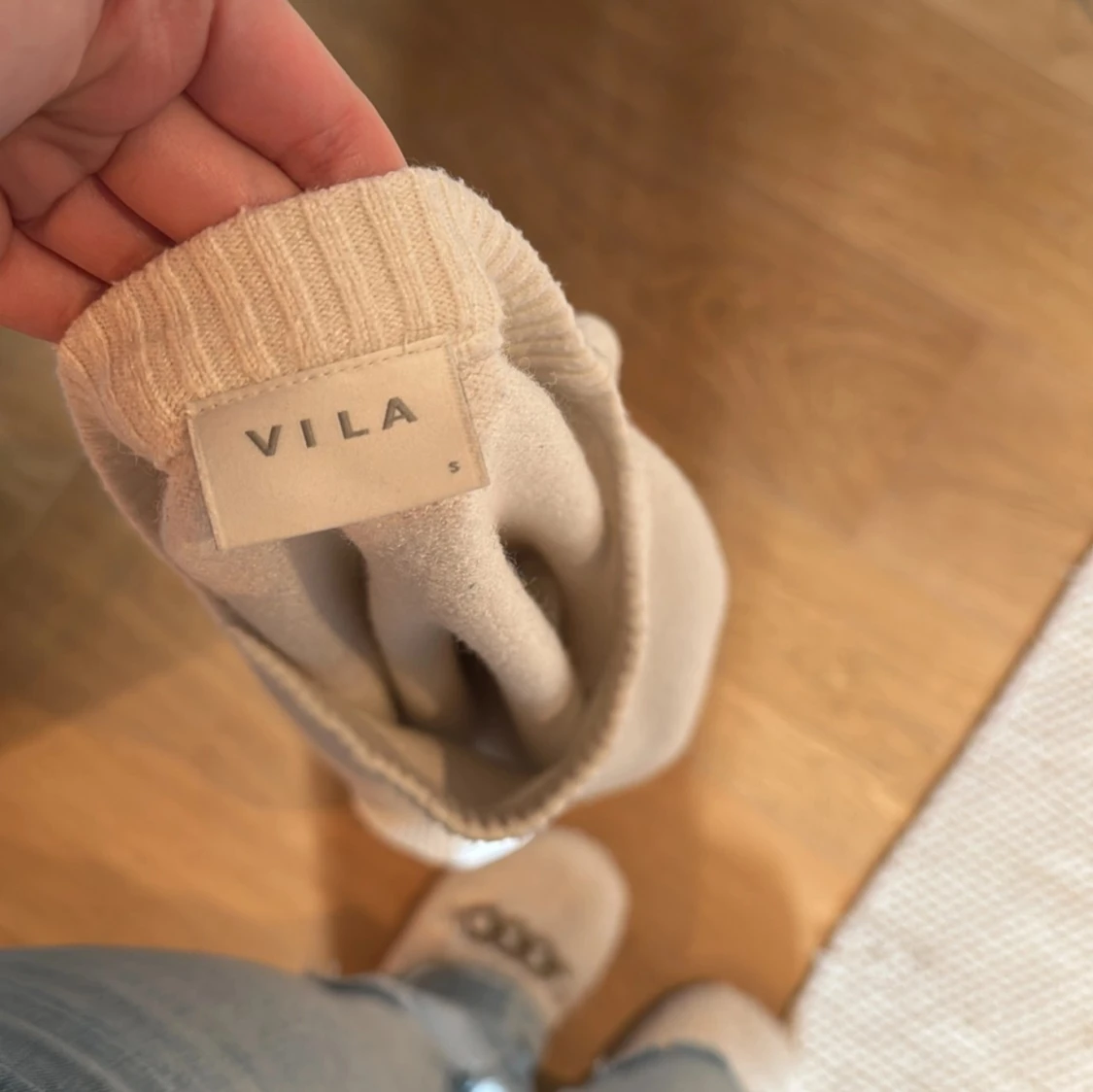 Vit stickad tröja från vila  - 3