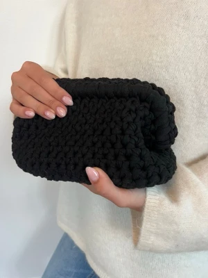 Virkad Clutch - 25 x 15 cm