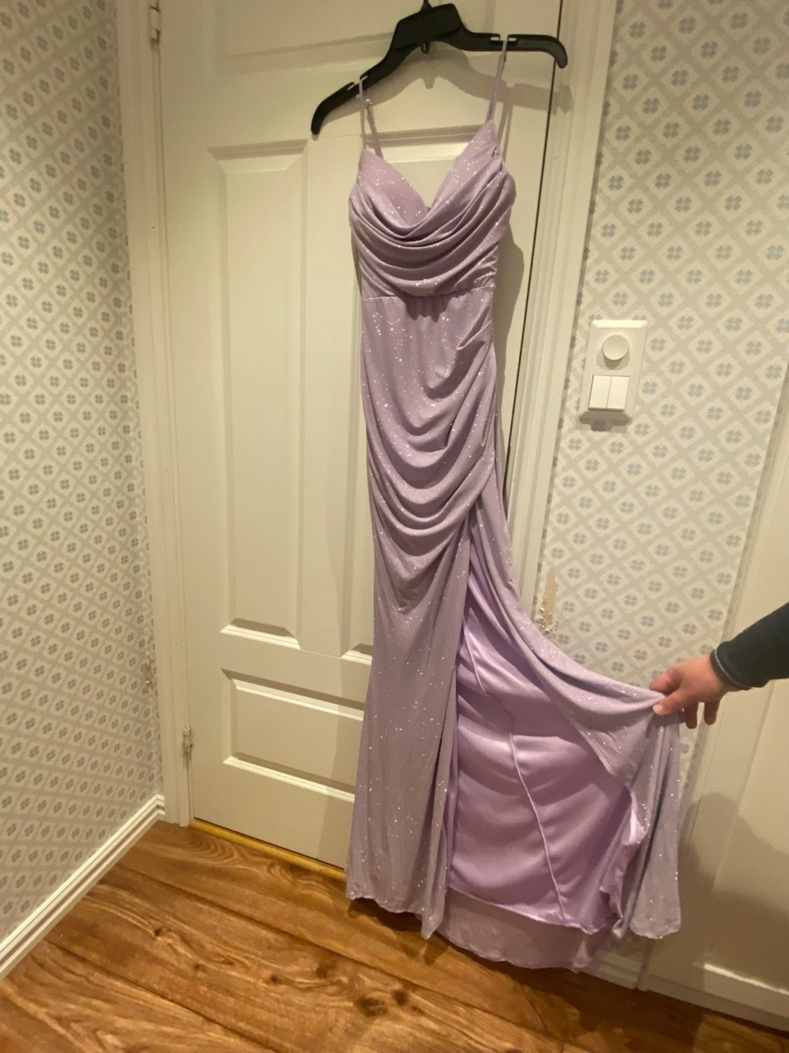 Ljuslila glittrig långklänning storlek S - 2