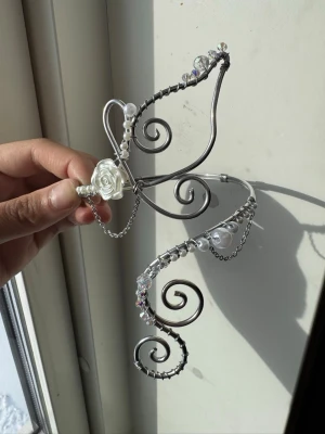 Armcuff  - Finns både i silver och guld💞 Lättböjd material som är enkel att justera. Vid osäkerhet, skriv gärna din till mig din omkrets på armen🥰 Jag gör även customs! 