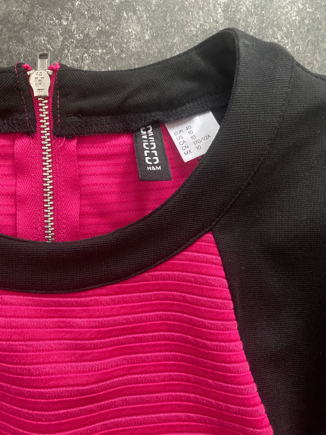 Två korta klänningar från H&M - 1