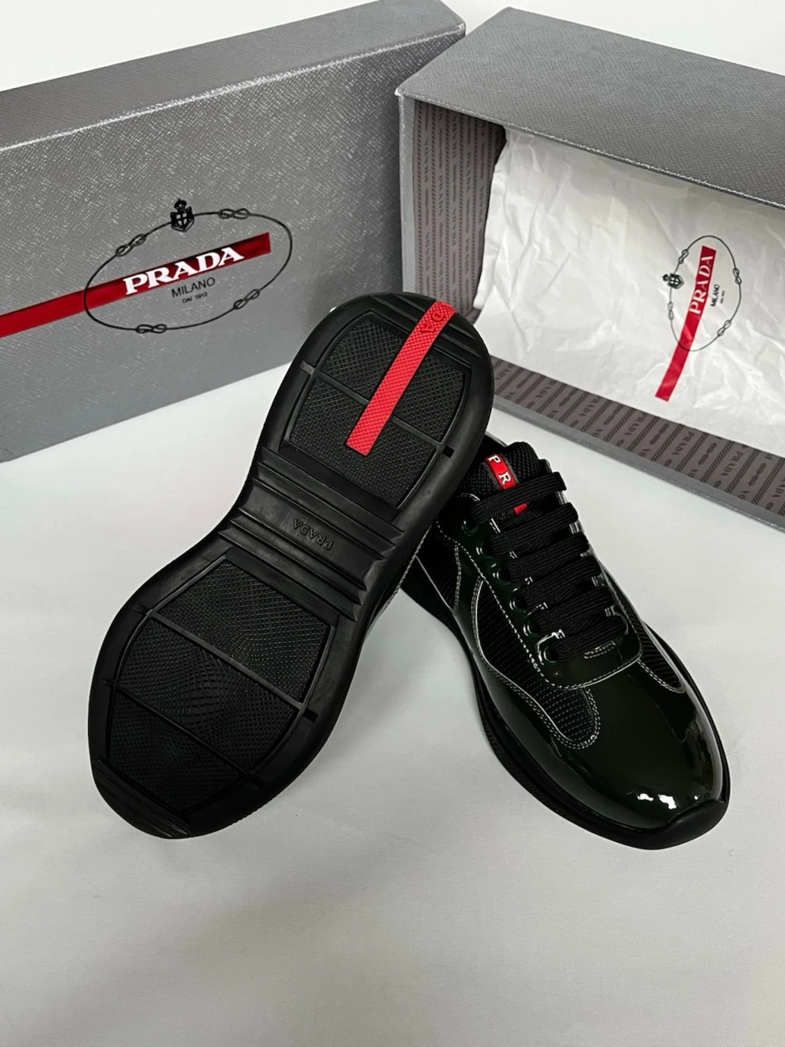 Mörkgröna sneakers från Prada - 5