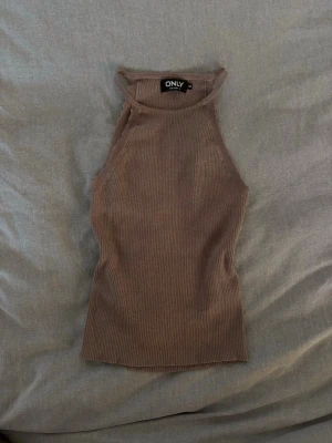 Brunt linne - Topp feån only, stretchigt och skönt material!