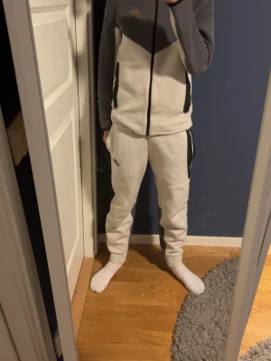Nike tracksuit - En vanlig teck fleece 