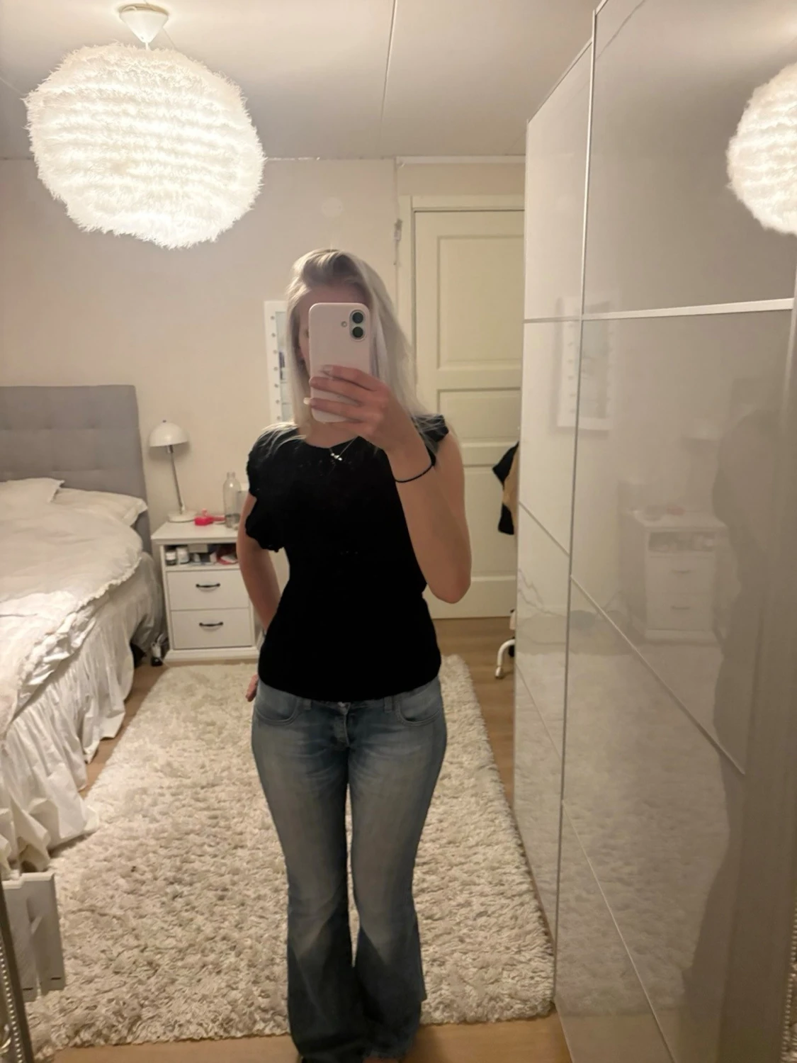 Svart stickad topp med volangärm - 3