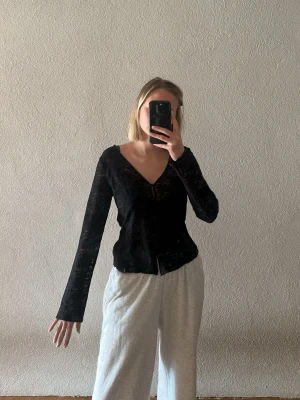 Svart långärmad  - Från lindex, provad men inte använd‼️