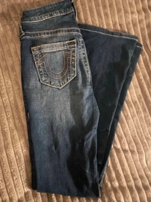 True religion Jeans - Jättefina, lite slitna nertill, Pris kan diskuteras 