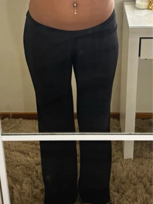 Nelly chill pants - Jätte fina ,uppsydda så folk som är 160 eller under kan ha dem.Lågmidjade