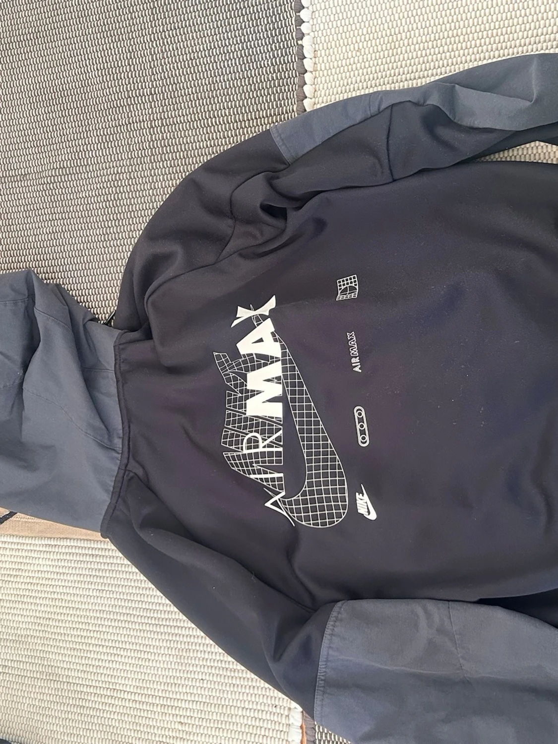 Svart Nike Air Max vindjacka med huva - 1