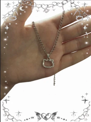 hello kitty y2k halsband  - justerbart rhinestone diamant hello kitty halsband som jag gjort själv! 🎀🩶💕🪙