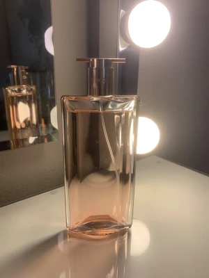 Lancome parfym  - Lancome idole 50ml. Se bild hur mycket som användes.
