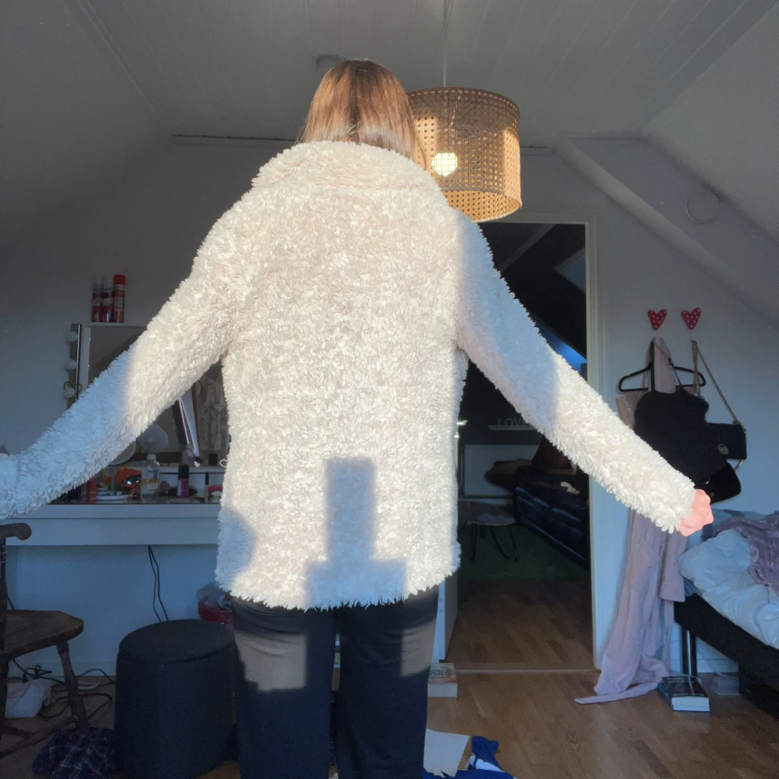 Beige teddyjacka med stora fickor - 2