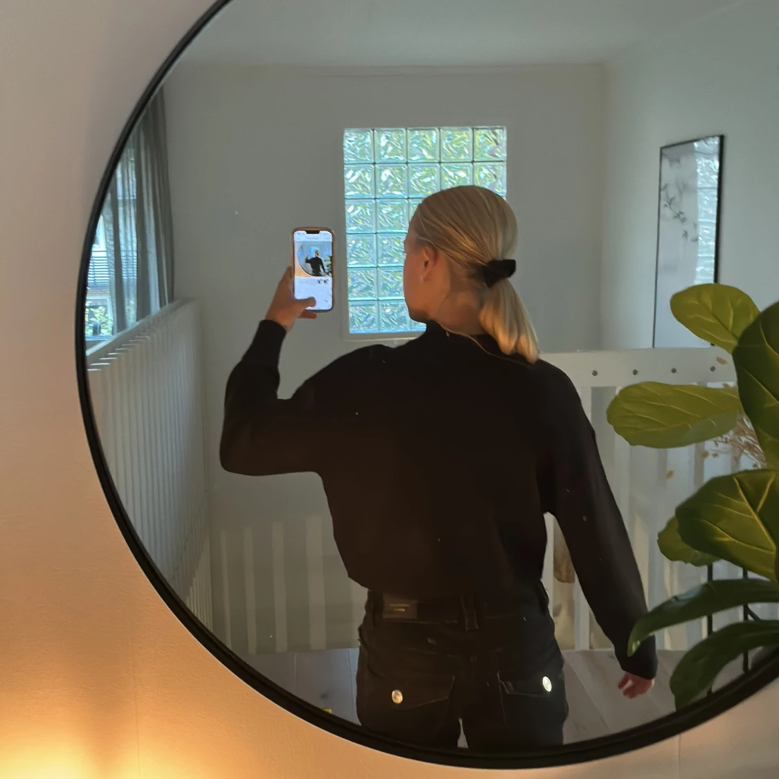 Svart stickad tröja - 2