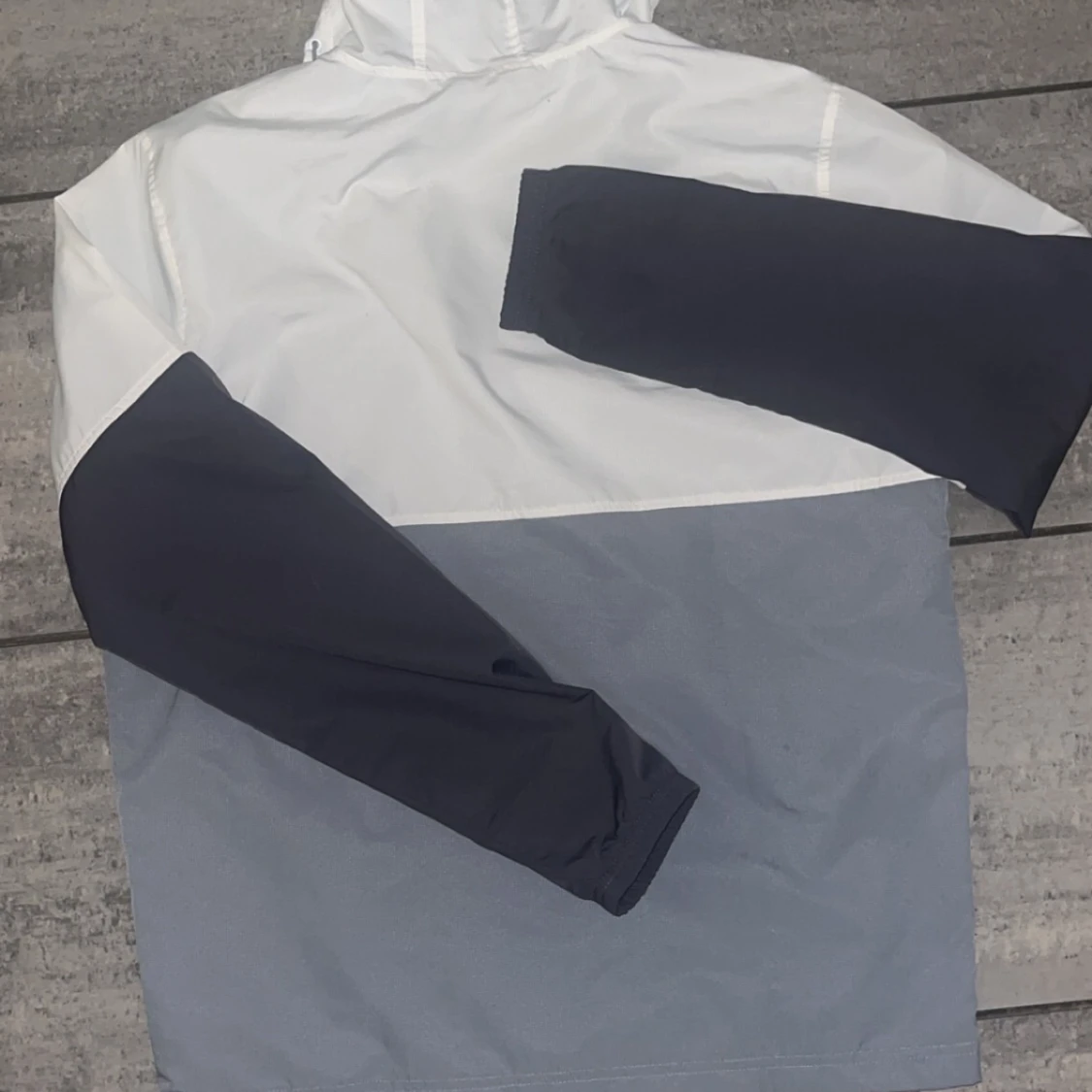 Under Armour vindjacka med huva - 3