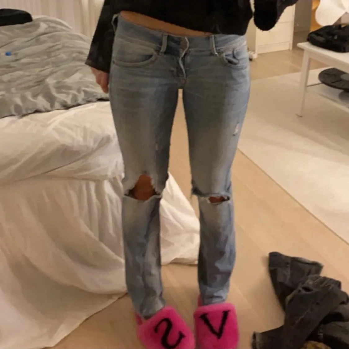 Ljusblå lågmidjade håliga slitna bootcut jeans - 4