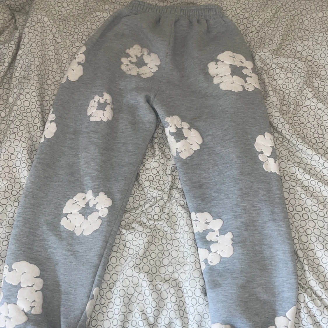 Grå mjukisbyxor Denim Tears med blommor - 1