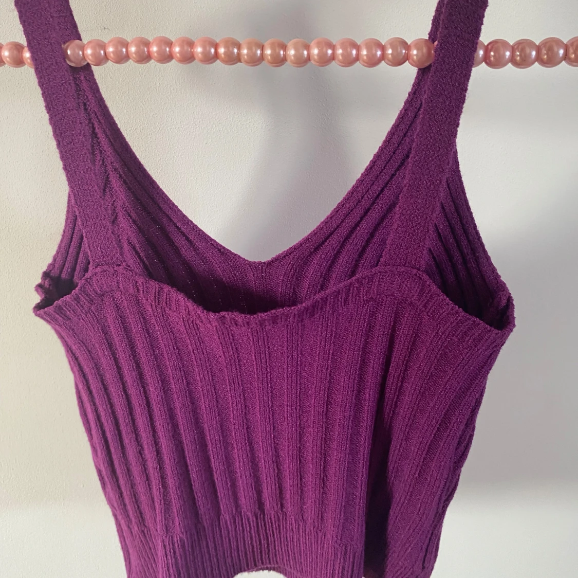 Lila ribbad stickad linnetopp - 3