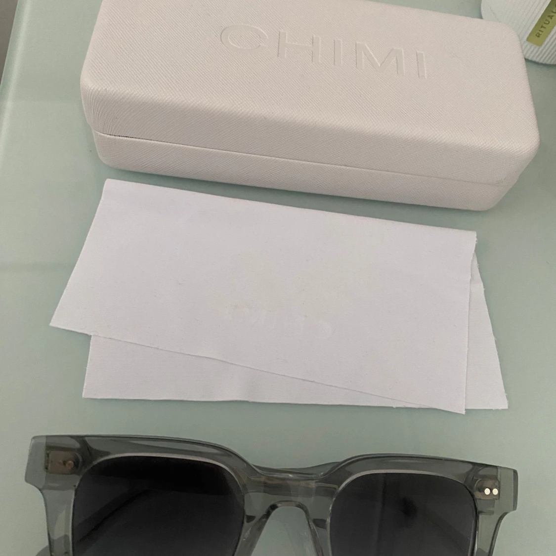 Grå transparenta solglasögon CHIMI - 2