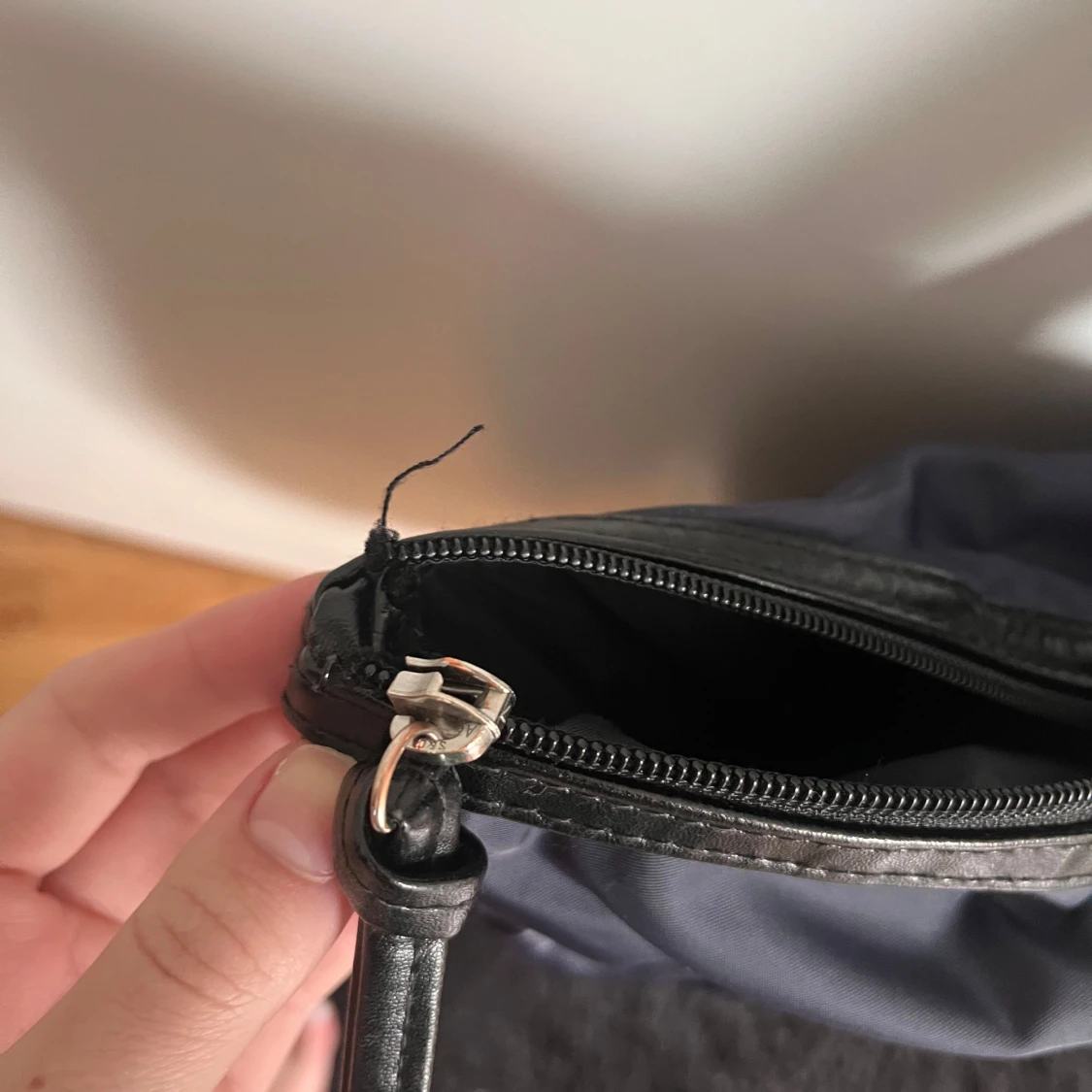 Svart axelväska från DAY  - 4