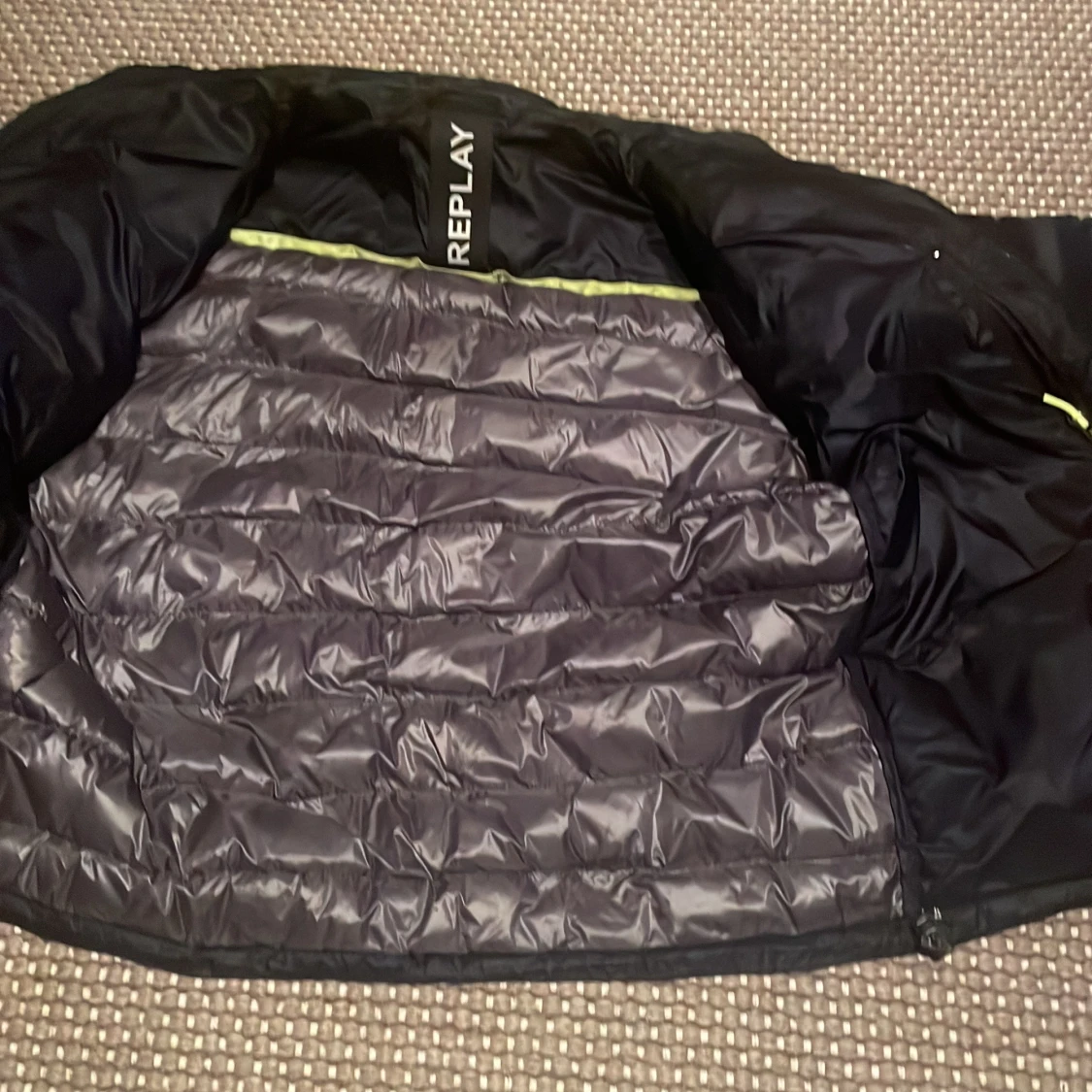 Svart pufferjacka från Replay - 2