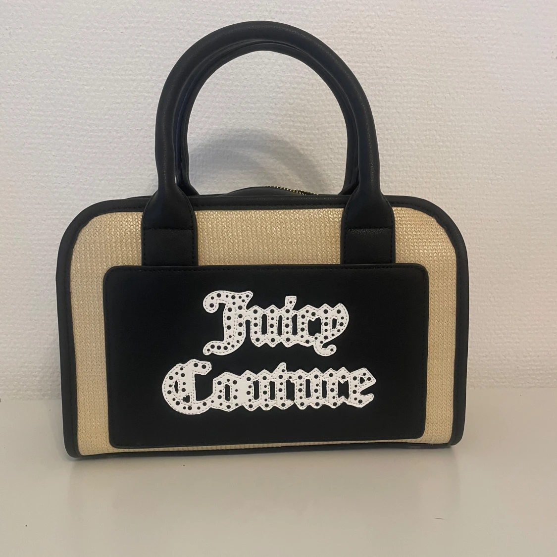 Juicy Couture beige och svart handväska - 1