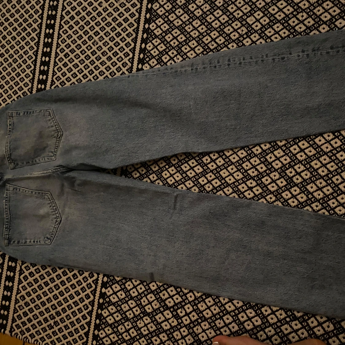 Blå baggy jeans från ginatricot jeans - 1