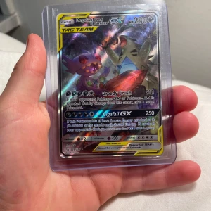 Sabeleye.tyrantar pokemon kort + 1 kort - Jätte dyrt kort men säljes för hälften pris detta kort är bra sick och bra om man vill ha en dyr collection