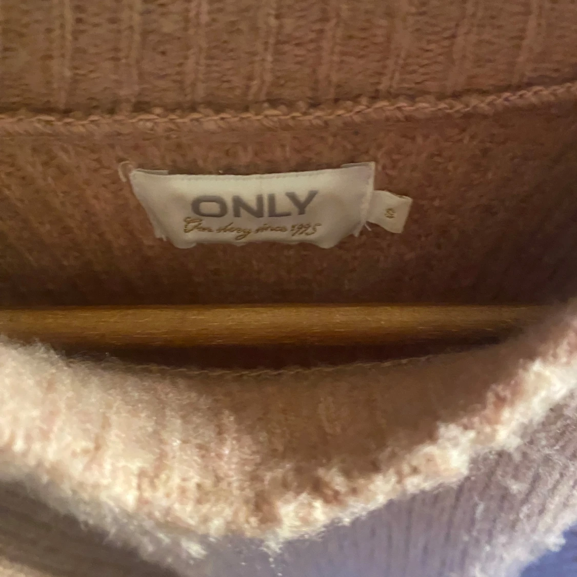 Rosa stickad tröja - 4