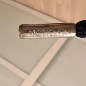 Snören till jacka - Säljer snören till jacka