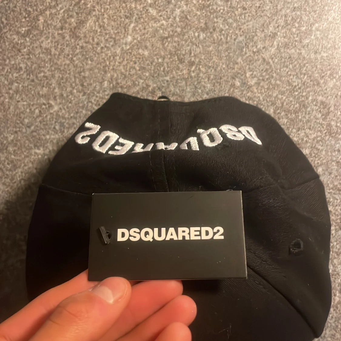 Svart keps från Dsquared2 med broderad patch - 2