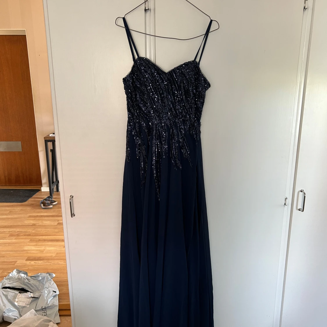 Marinblå balklänning  - 4